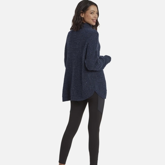 Women's Sherpa 'Yuden' Pullover Sweater - Picture 15 of 16